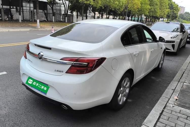 Used Buick Regal 2015 2.0L Leading Fashion Edition Rear Right 45 Deg
