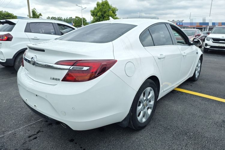 Used Buick Regal 2015 2.0L Leading Fashion Edition Rear Right 45 Deg