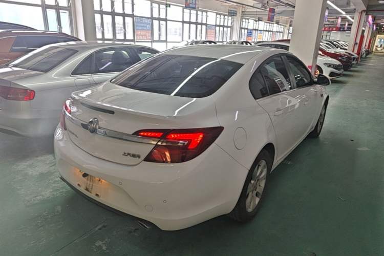 Used Buick Regal 2015 2.0L Leading Fashion Edition Rear Right 45 Deg