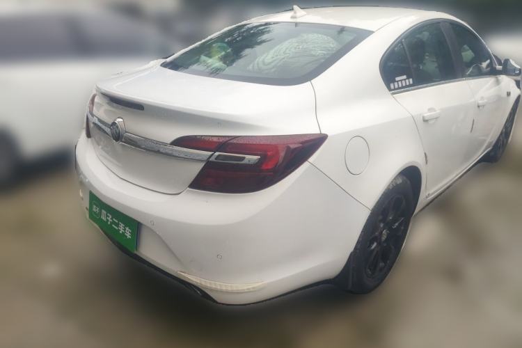 Used Buick Regal 2015 1.6T Leading Technology Model Rear Right 45 Deg