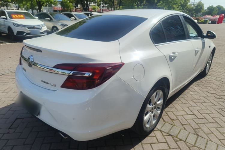Used Buick Regal 2015 1.6T Leading Technology Model Rear Right 45 Deg