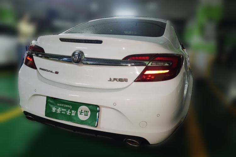 Used Buick Regal 2015 1.6T Fashion Tech Model Rear