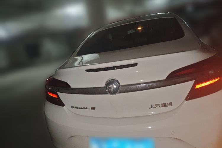 Used Buick Regal 2015 1.6T Fashion Tech Model Rear