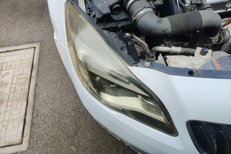 Used Buick Regal 2015 1.6T Leading Technology Model Right Front Headlight