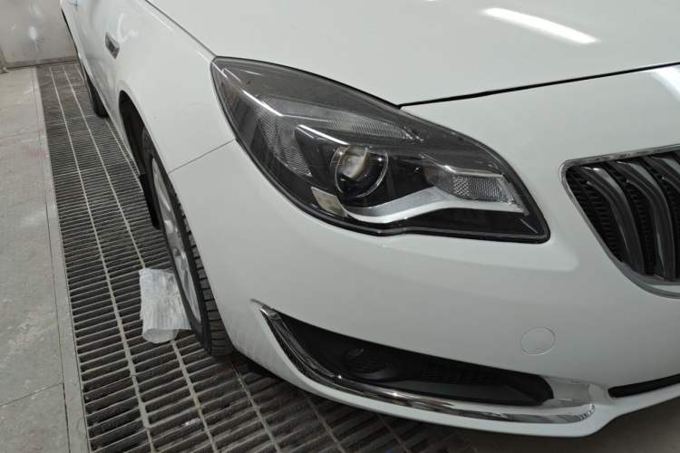 Used Buick Regal 2015 1.6T Leading Technology Model Right Front Headlight