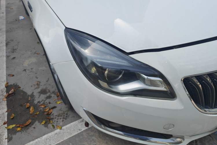 Used Buick Regal 2015 1.6T Leading Technology Model Right Front Headlight