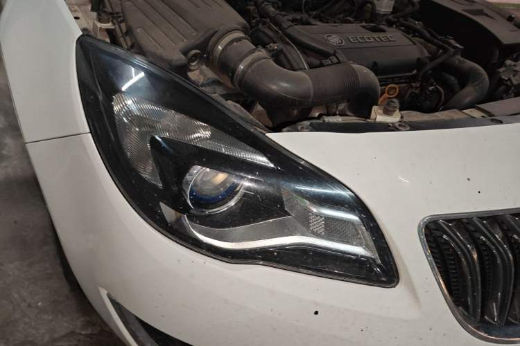 Used Buick Regal 2015 1.6T Elite Tech Model Right Front Headlight
