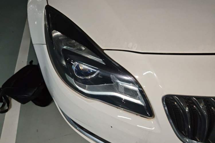 Used Buick Regal 2015 1.6T Elite Tech Model Right Front Headlight