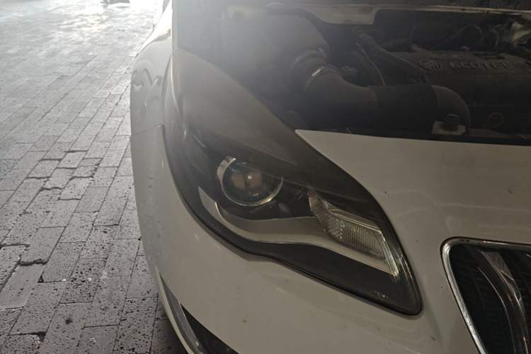Used Buick Regal 2015 1.6T Elite Tech Model Right Front Headlight