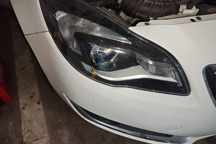 Used Buick Regal 2015 2.0L Leading Fashion Edition Right Front Headlight