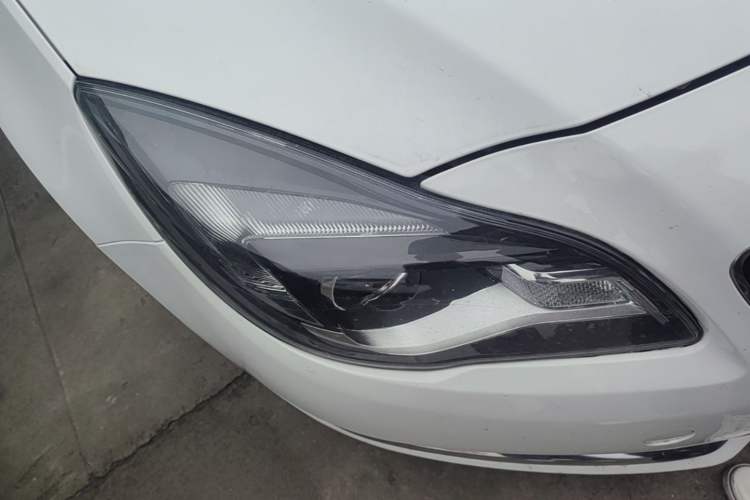 Used Buick Regal 2015 1.6T Elite Tech Model Right Front Headlight