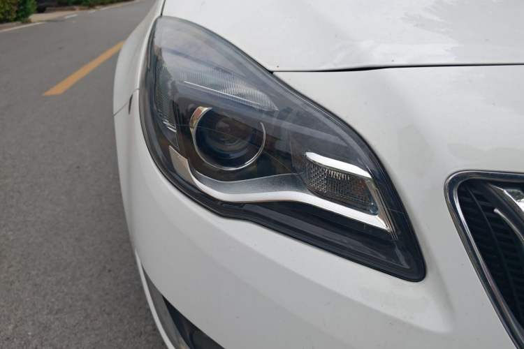 Used Buick Regal 2015 1.6T Elite Tech Model Right Front Headlight