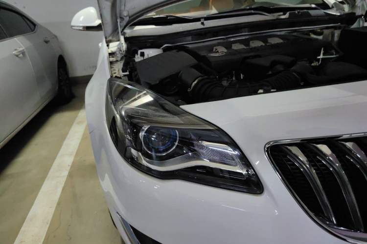 Used Buick Regal 2015 2.0L Leading Fashion Edition Right Front Headlight