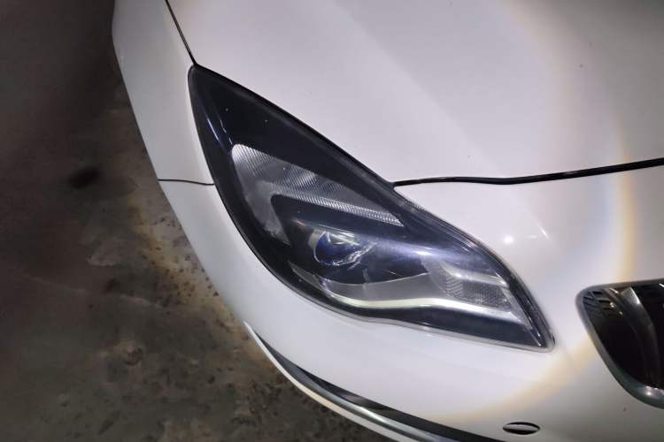Used Buick Regal 2015 1.6T Fashion Tech Model Right Front Headlight