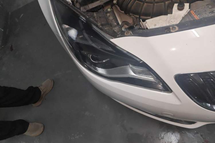 Used Buick Regal 2015 2.0L Leading Fashion Edition Right Front Headlight