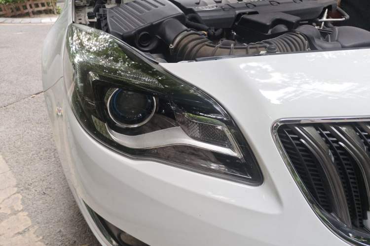 Used Buick Regal 2015 2.0L Elite Fashion Edition Right Front Headlight