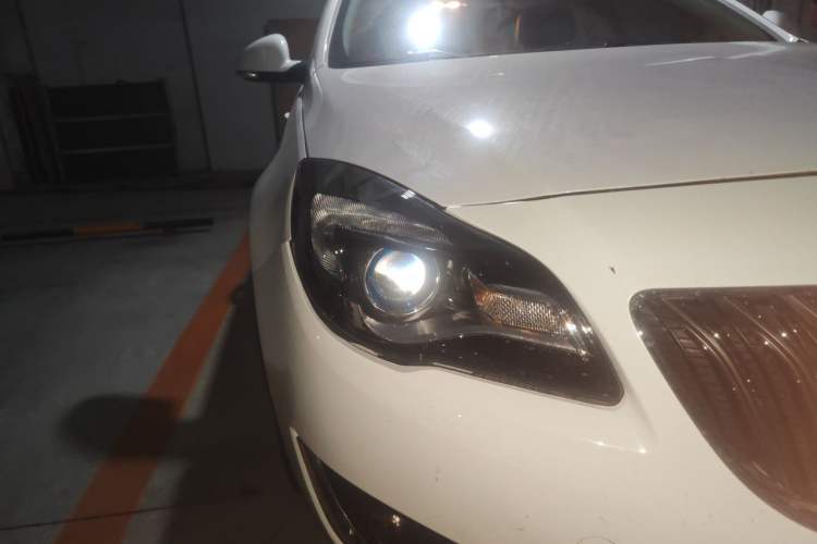 Used Buick Regal 2015 1.6T Leading Technology Model Right Front Headlight