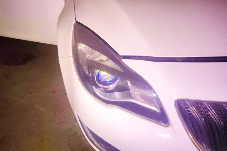 Used Buick Regal 2015 1.6T Elite Tech Model Right Front Headlight
