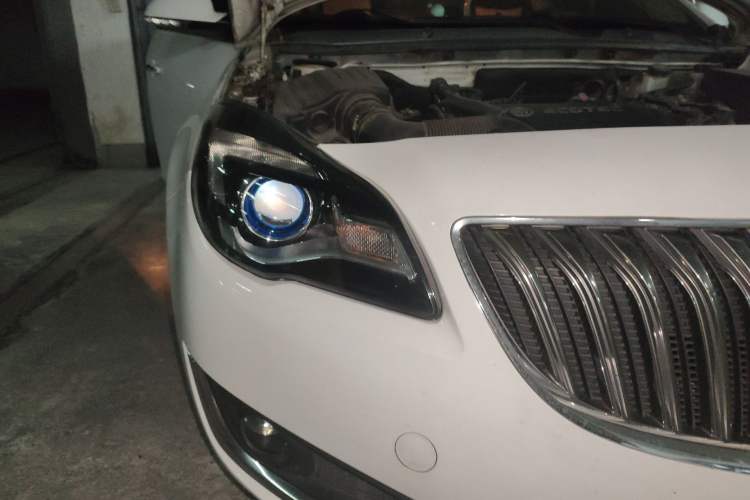 Used Buick Regal 2015 1.6T Elite Tech Model Right Front Headlight