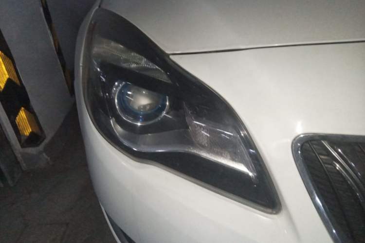 Used Buick Regal 2015 1.6T Elite Tech Model Right Front Headlight