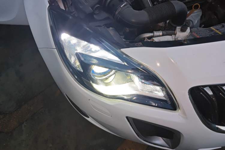 Used Buick Regal 2015 1.6T Elite Tech Model Right Front Headlight
