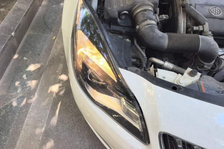 Used Buick Regal 2015 1.6T Leading Technology Model Right Front Headlight