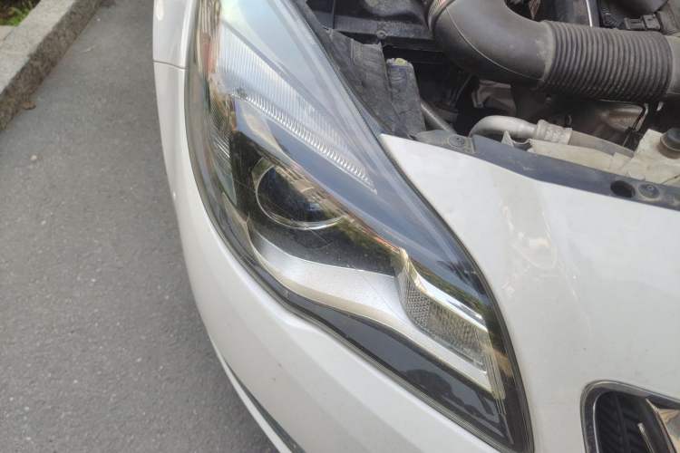 Used Buick Regal 2015 1.6T Elite Tech Model Right Front Headlight