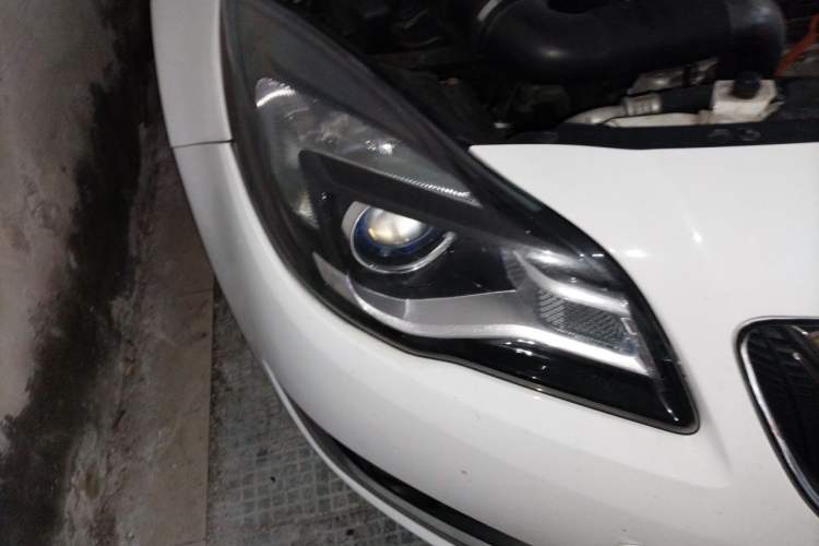 Used Buick Regal 2015 1.6T Elite Tech Model Right Front Headlight