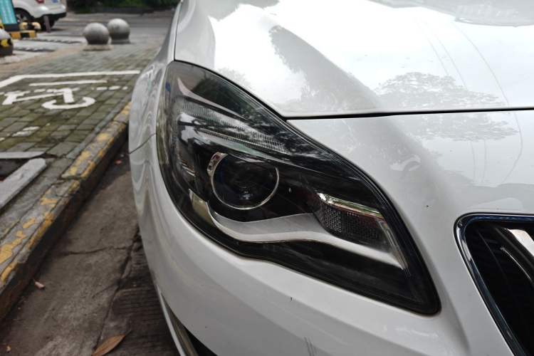 Used Buick Regal 2015 2.0L Leading Fashion Edition Right Front Headlight