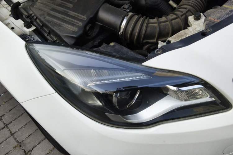 Used Buick Regal 2015 2.0L Elite Fashion Edition Right Front Headlight