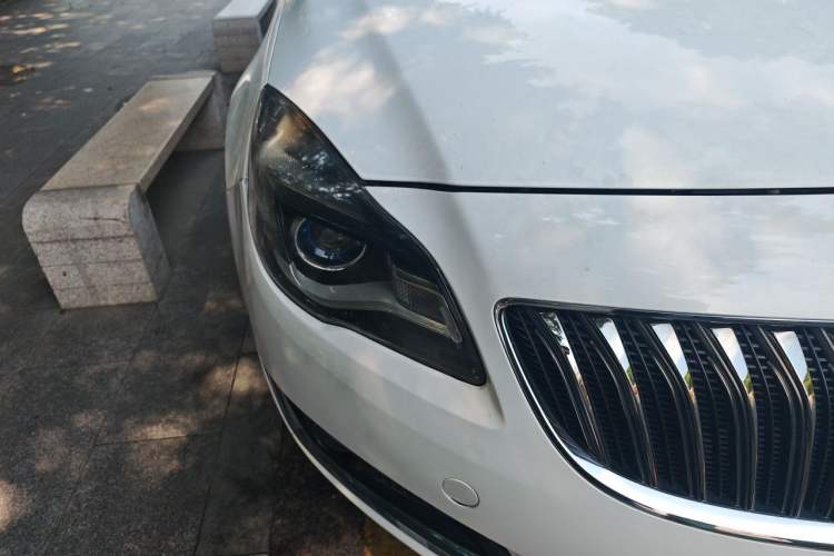 Used Buick Regal 2015 1.6T Leading Technology Model Right Front Headlight