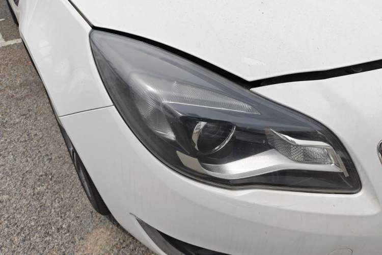 Used Buick Regal 2015 1.6T Elite Tech Model Right Front Headlight
