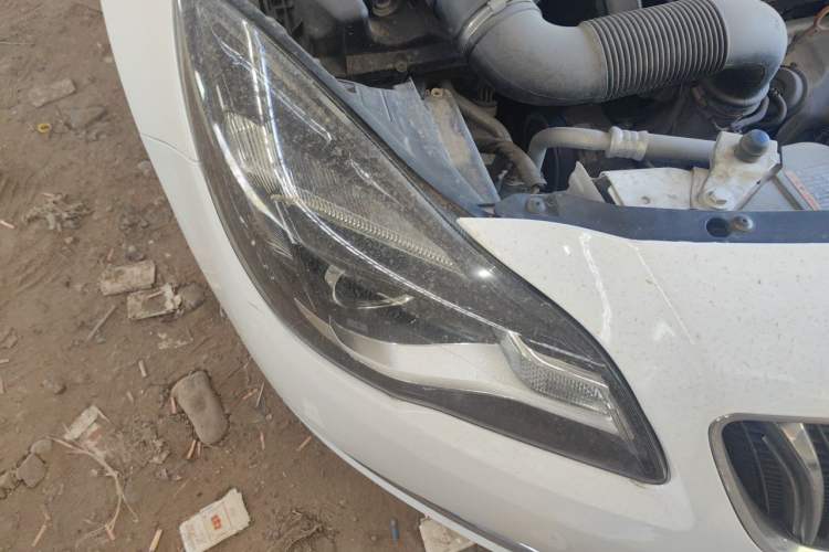 Used Buick Regal 2015 1.6T Leading Technology Model Right Front Headlight