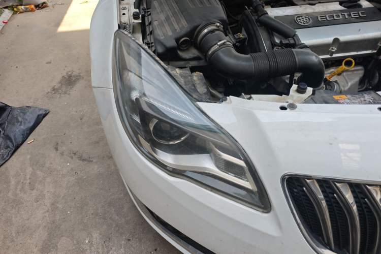 Used Buick Regal 2015 1.6T Leading Technology Model Right Front Headlight
