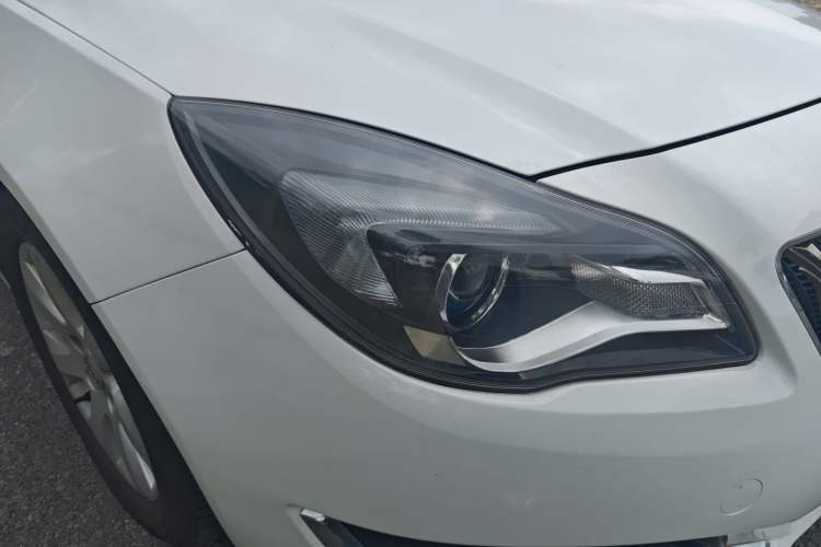 Used Buick Regal 2015 1.6T Leading Technology Model Right Front Headlight