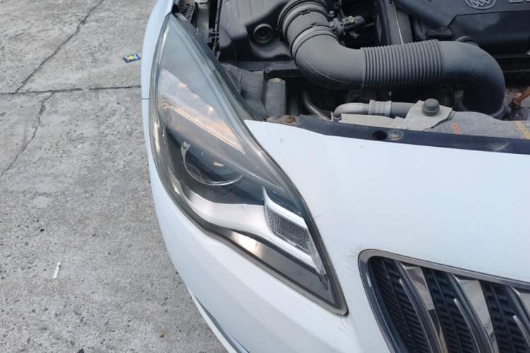 Used Buick Regal 2015 1.6T Leading Technology Model Right Front Headlight
