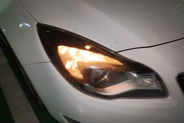 Used Buick Regal 2015 2.0L Leading Fashion Edition Right Front Headlight