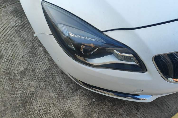 Used Buick Regal 2015 2.0L Elite Fashion Edition Right Front Headlight