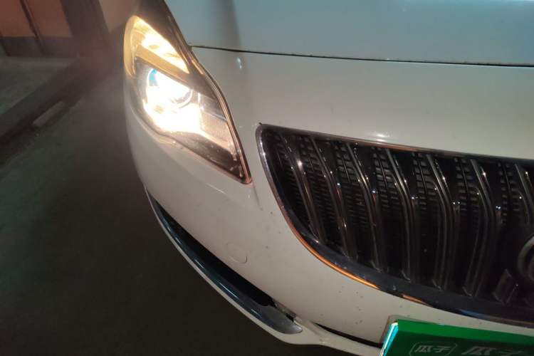 Used Buick Regal 2015 1.6T Leading Technology Model Right Front Headlight