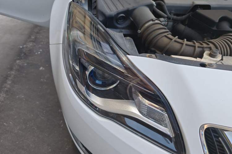 Used Buick Regal 2015 2.0L Leading Fashion Edition Right Front Headlight