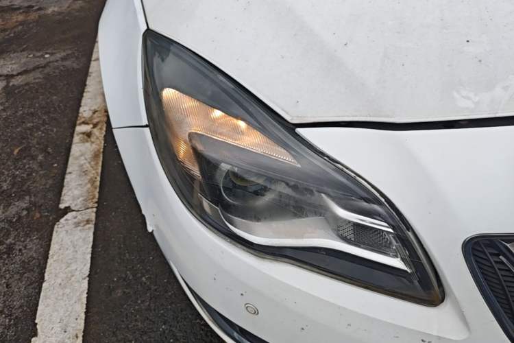 Used Buick Regal 2015 1.6T Elite Tech Model Right Front Headlight