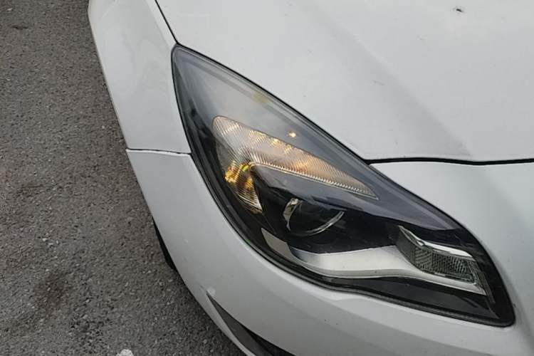 Used Buick Regal 2015 1.6T Leading Technology Model Right Front Headlight