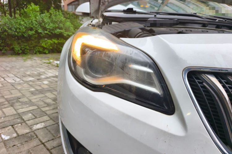 Used Buick Regal 2015 2.0L Leading Fashion Edition Right Front Headlight