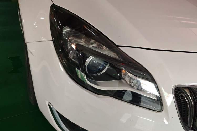 Used Buick Regal 2015 1.6T Elite Tech Model Right Front Headlight