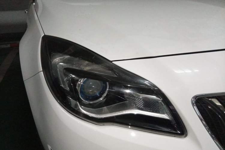 Used Buick Regal 2015 1.6T Elite Tech Model Right Front Headlight