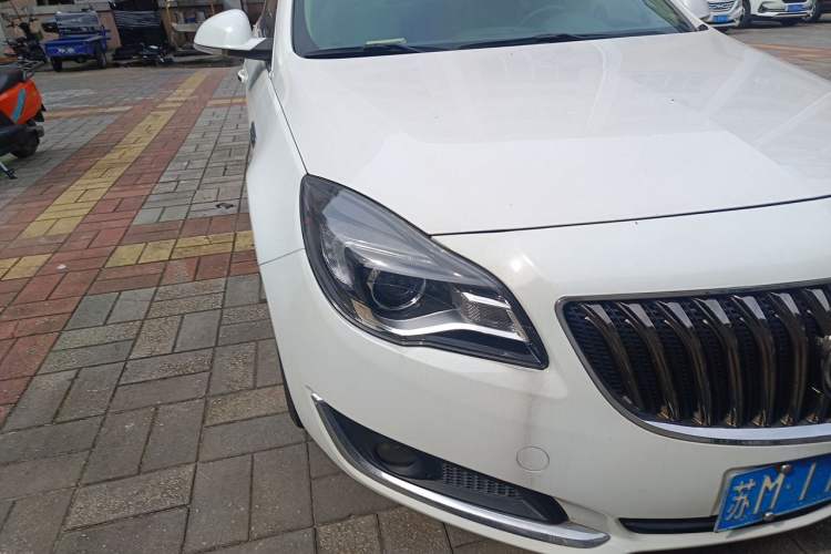 Used Buick Regal 2015 2.0L Elite Fashion Edition Right Front Headlight