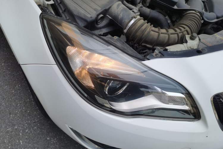 Used Buick Regal 2015 2.0L Leading Fashion Edition Right Front Headlight