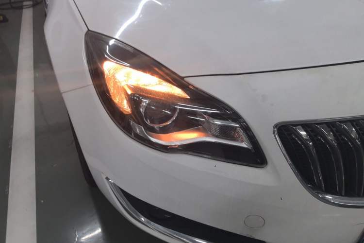 Used Buick Regal 2015 1.6T Elite Tech Model Right Front Headlight