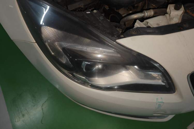 Used Buick Regal 2015 1.6T Elite Tech Model Right Front Headlight