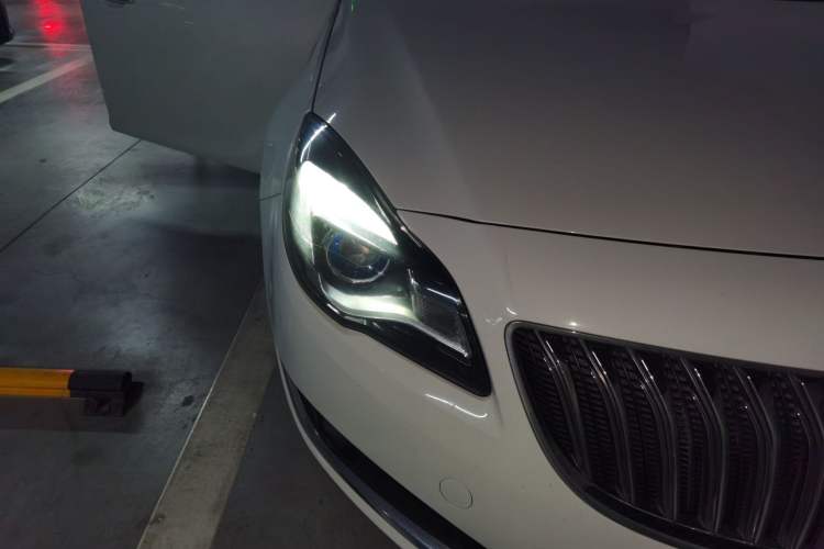 Used Buick Regal 2015 1.6T Elite Tech Model Right Front Headlight